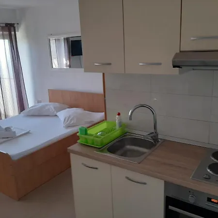 Apartments Monika Omiš Zewnętrze zdjęcie