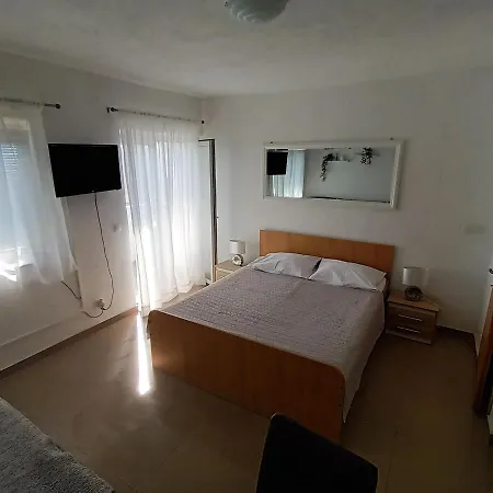 Apartments Monika Omiš Zewnętrze zdjęcie