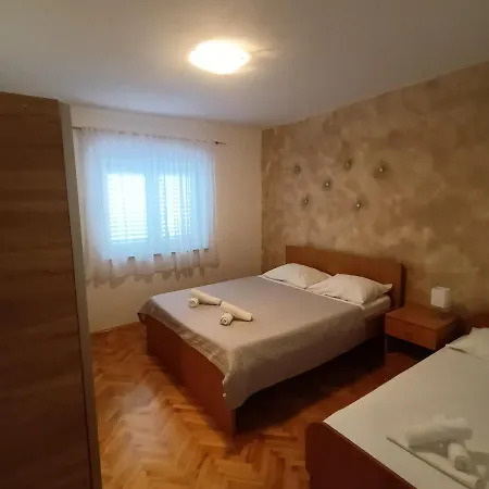 Apartments Monika Omiš Zewnętrze zdjęcie