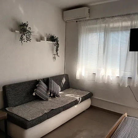 Apartments Monika Omiš Zewnętrze zdjęcie