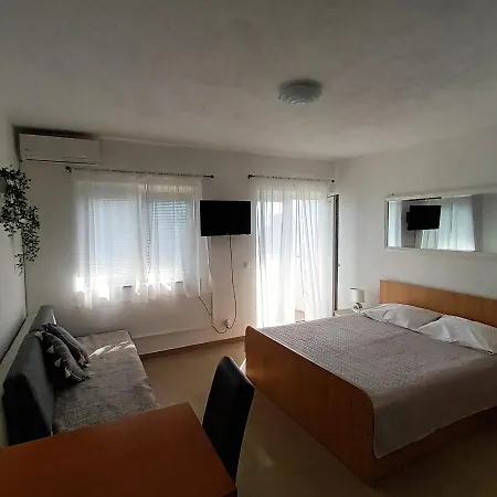 Apartments Monika Omiš Zewnętrze zdjęcie