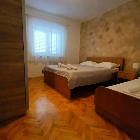 Apartments Monika Omiš Zewnętrze zdjęcie