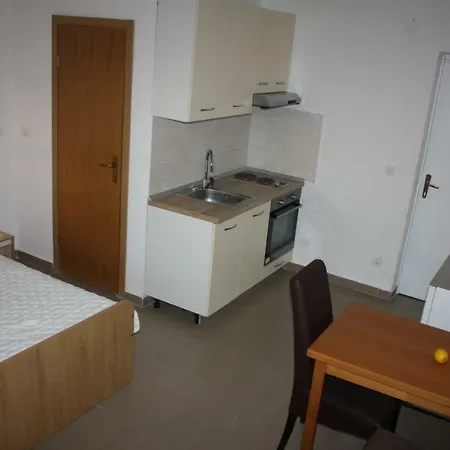 Apartments Monika Omiš Zewnętrze zdjęcie